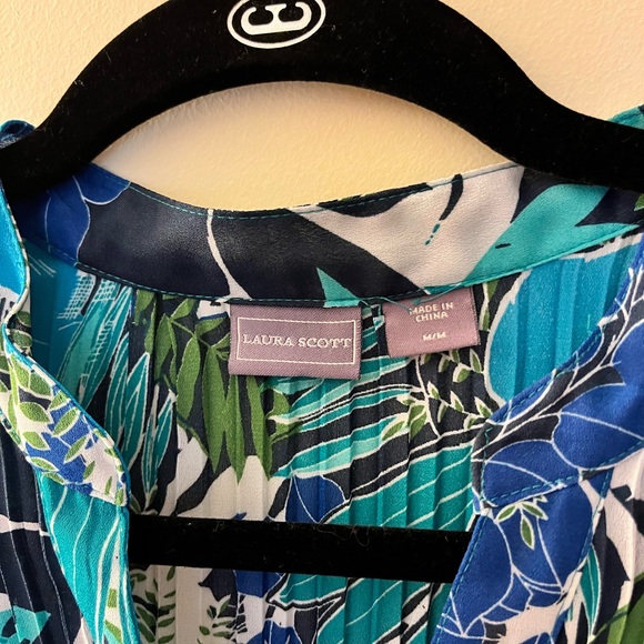 Short Sleeve Button Down Stretch Shirt - Picture 2 of 2